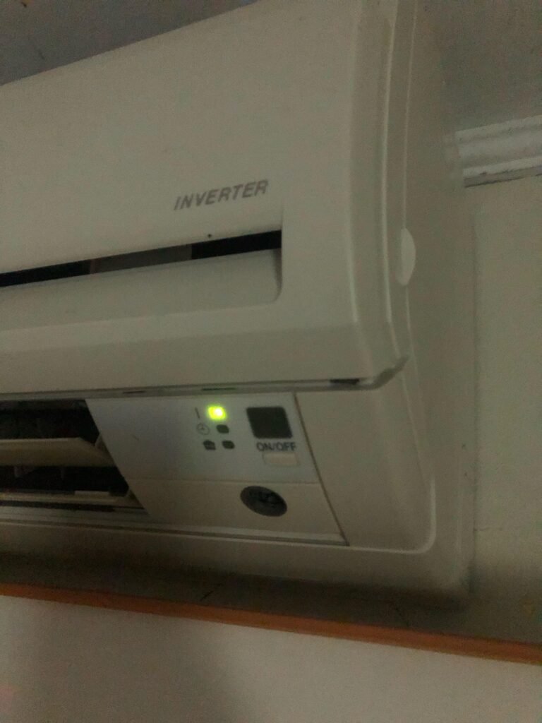 Daikin Green Light Blinking