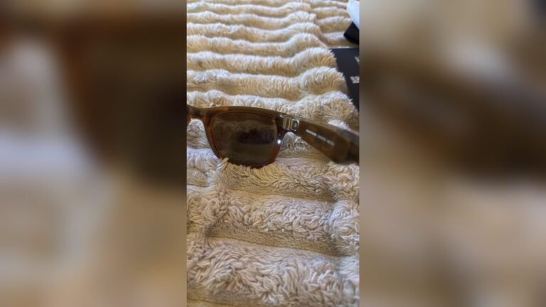 Ray Ban Meta Blinking White